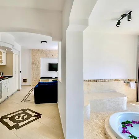 Otel Tropical Suits Ölüdeniz