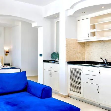 Otel Tropical Suits *