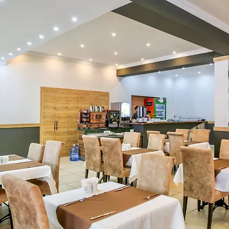 Tropical Suits Otel *