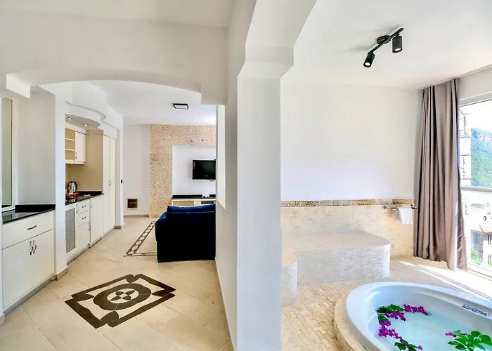 Hotel Tropical Suits Oludeniz