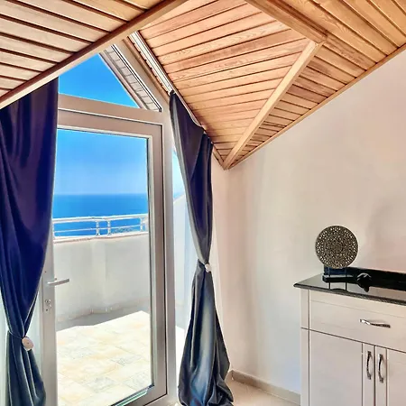 Tropical Suits 酒店